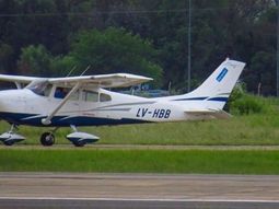 Robaron un avión de un aeroclub 