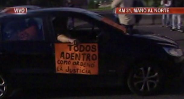 Caos en Panamericana por un piquete de autopartistas de Lear