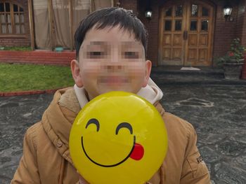 Bastian tuvo una leve mejoría: abrió los ojos y respondió a estímulos