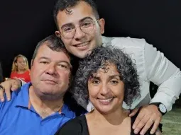 Emerenciano Sena, César Sena y Marcela Acuña