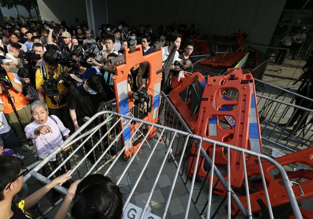 Tensión e incidentes en las protestas de Hong Kong