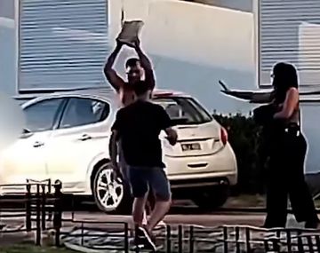 Morón: vendedores ambulantes se le insinuaron a su pareja y los boxeó a ambos