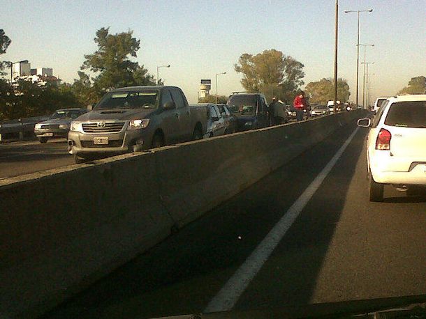 Caos en la avenida General Paz por un choque múltiple