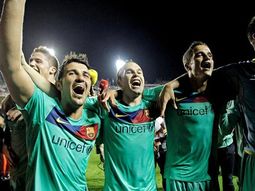 barcelona festeja su 22° titulo y achica la brecha con el real barcelona festeja su 22° titulo y achica la brecha con el real