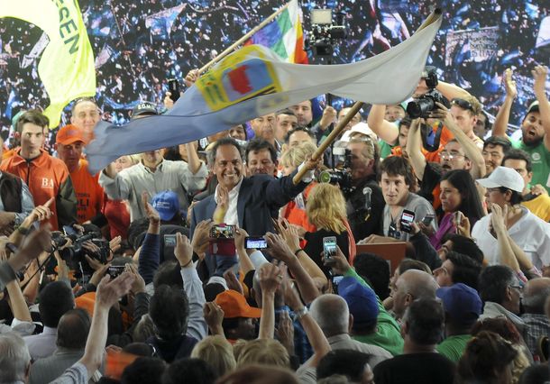Las fotos del cierre de campaña de Scioli y Macri