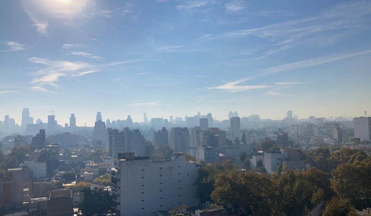 Humo y olor a quemado en la Ciudad: los motivos del fenómeno
