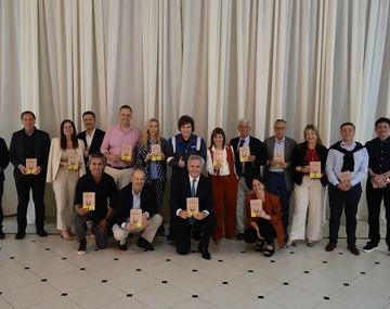 Milei subirá por decreto los sueldos del Poder Ejecutivo