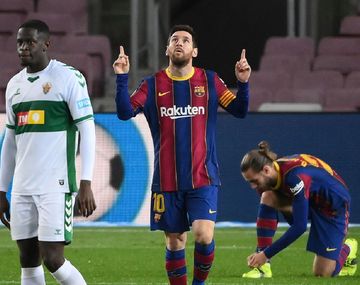 Barcelona venció al Elche y sigue peleando en la Liga española