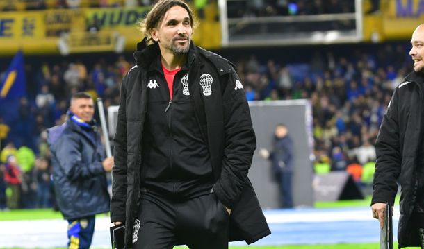 Diego Martínez pidió jugar con público ante River y se solidarizó con damnificados por el derrumbe