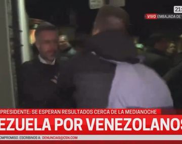 Agredieron al periodista de C5N en la Embajada de Venezuela