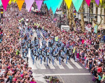 El Carnaval porteño llega a la avenida de Mayo con murgas y shows en vivo