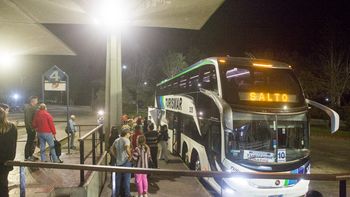 El número de pasajeros que eligió la ruta Punta del Este - Salto, dos polos turísticos de Uruguay, creció un 20% interanual en diciembre de 2023. El número de pasajeros que eligió la ruta Punta del Este - Salto, dos polos turísticos de Uruguay, creció un 20% interanual en diciembre de 2023.