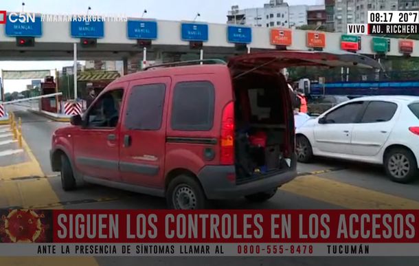 Llevaba a su suegra con la patente del auto tapada: lo demoraron en la autopista Riccheri
