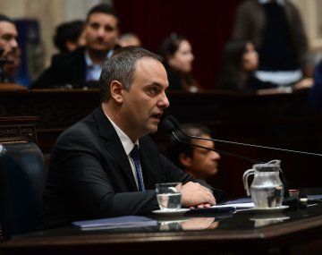 Manuel Adorni en el Congreso durante su informe de gestión.