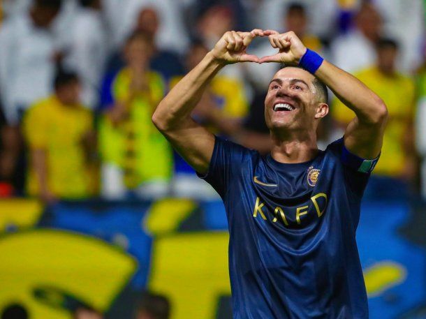Cristiano Ronaldo marcó un doblete en Arabia Saudita: el nuevo festejo que es furor
