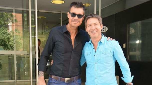 Marcelo Tinelli llamó al programa de Mirtha para hacerle un reclamo a Adrián Suar