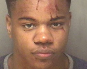 Intentó utilizar un DNI falso y recibió una brutal golpiza