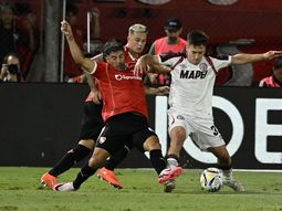 independiente se impuso 2-0 ante lanus en avellaneda por el torneo apertura independiente se impuso 2-0 ante lanus en avellaneda por el torneo apertura