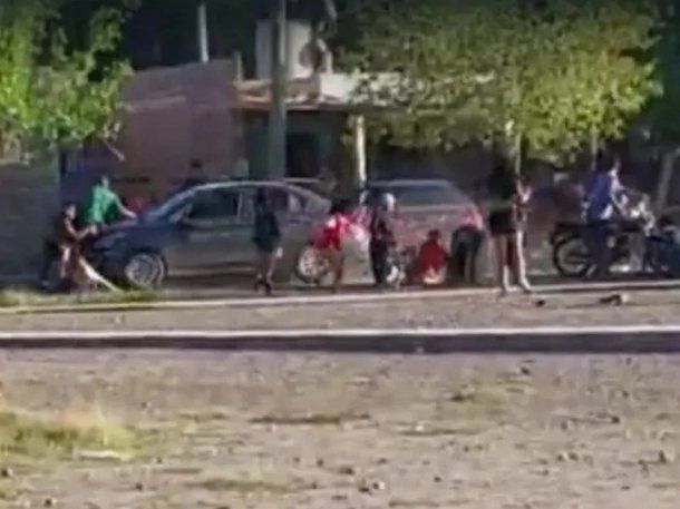 San Juan: robo piraña a un Mercedes Benz terminó con delincuentes atropellados