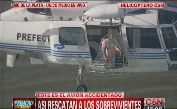 VIVO: Seguí el rescate de la avioneta caída en el Río