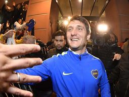 Pura felicidad en la sonrisa de Guillermo al salir a saludar a los hinchas Pura felicidad en la sonrisa de Guillermo al salir a saludar a los hinchas