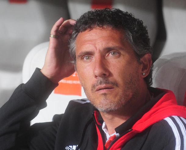 Diego Cagna renunció a la dirección técnica de Estudiantes