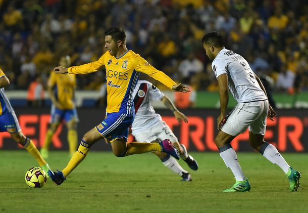 André Gignac celebrando un gol