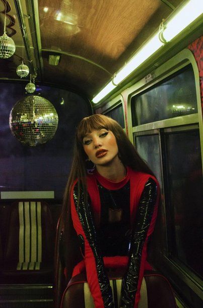 Ángela Torres retomó su carrera musical y la rompió con su nueva canción Kitty