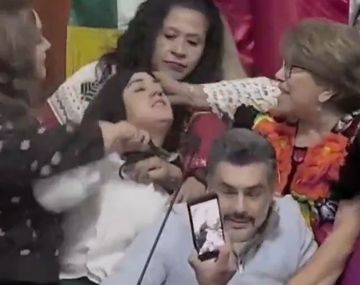 Legisladoras de la Ciudad de México se trenzaron a golpes y tirones de pelo en plena sesión