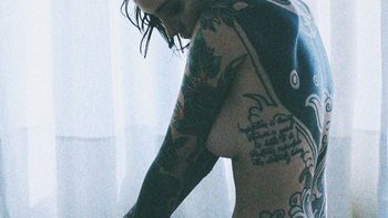 Candelaria Tinelli, al límite: nueva foto hot ¡con mano en offside! Candelaria Tinelli, al límite: nueva foto hot ¡con mano en offside!