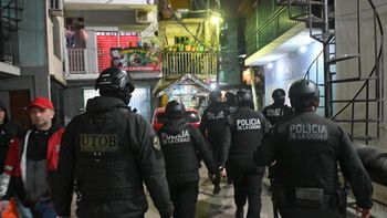 Operativo de control en la villa 31. Operativo de control en la villa 31.