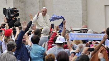 el papa analiza que mujeres puedan bautizar y casar el papa analiza que mujeres puedan bautizar y casar