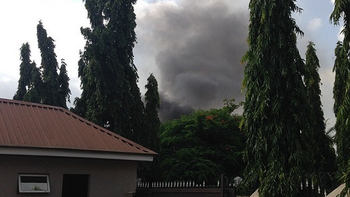 nigeria: al menos 21 muertos y 17 heridos por una explosion en un shopping