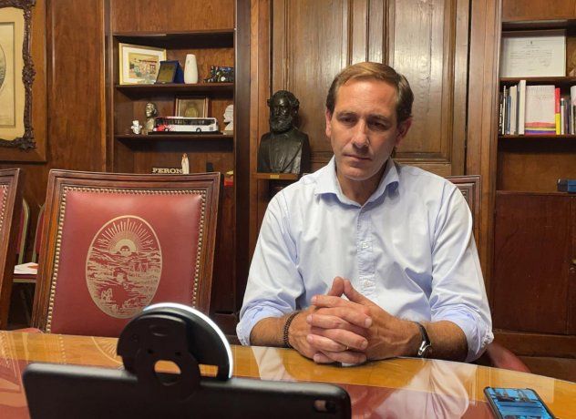 Aseguran que el intendente Garro se quedó con las manos cruzadas y no hizo nada para evitar los desbordes.