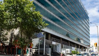 La recaudación paró de caer en Uruguay tras cuatro meses consecutivos. La recaudación paró de caer en Uruguay tras cuatro meses consecutivos.