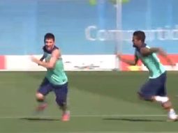 messi dejo en ridiculo a dani alves jugando a la mancha messi dejo en ridiculo a dani alves jugando a la mancha