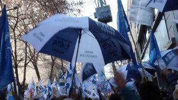 La gente en la sede del PJ. La gente en la sede del PJ.