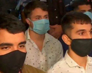 La marca de la zapatilla de Máximo Thomsen que tenía Fernando en la cara