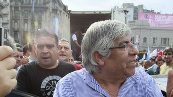 moyano insistio con el reclamo de 30% de aumento salarial moyano insistio con el reclamo de 30% de aumento salarial