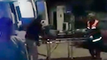 entro a robar a una casa, lo descubrieron los duenos y le dieron una brutal paliza entro a robar a una casa, lo descubrieron los duenos y le dieron una brutal paliza