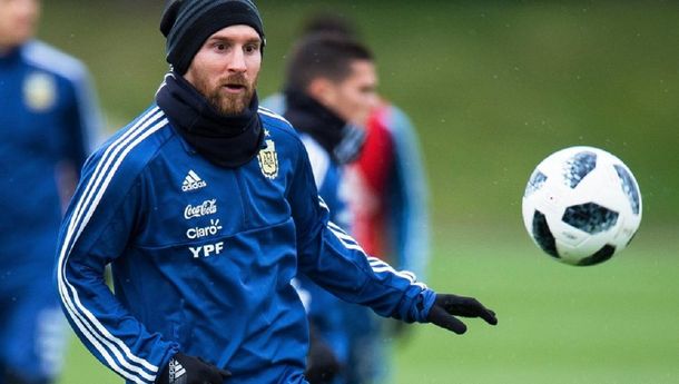 Messi entrenando en la gira de marzo previa al Mundial de Rusia 2018