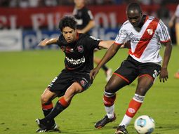 newells supero a river y es el unico puntero del torneo newells supero a river y es el unico puntero del torneo