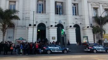 susto en la facultad de economicas de la uba por una amenaza de bomba susto en la facultad de economicas de la uba por una amenaza de bomba
