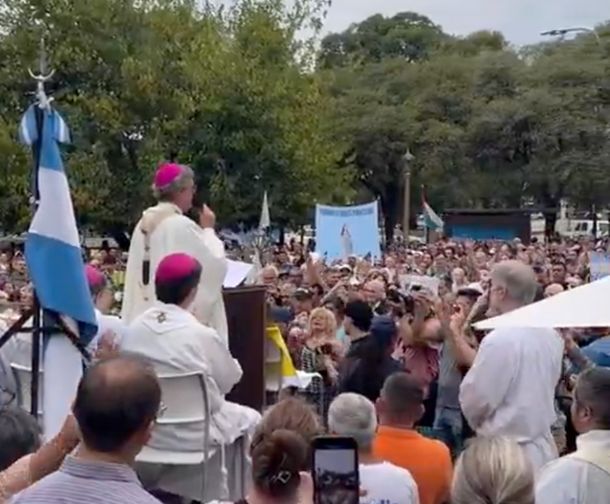 Masiva misa en Constitución por la salud del papa Francisco