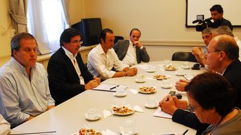 gremios docentes nacionales pidieron aumento del 30% gremios docentes nacionales pidieron aumento del 30%