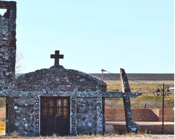 El pueblo casi inhóspito cerca de Mendoza que convoca a turistas con su fiesta.
