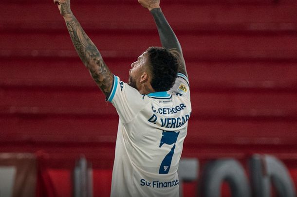 Racing se impuso ante Huracán por el Torneo Clausura y ahora le pisa los talones en el Grupo A