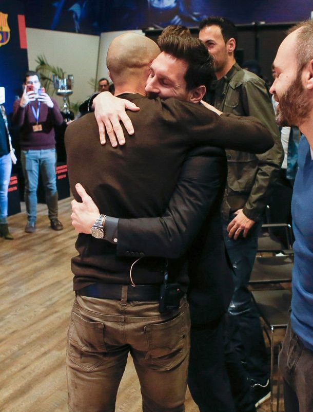 Messi estuvo en primera fila en la despedida oficial que el club le organizó a Masche