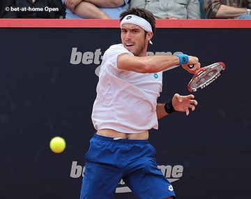 Leo Mayer derrotó al local Kohlschreiber y jugará la final de Hamburgo