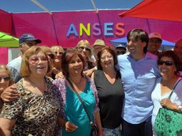 Bossio inauguró un parador de la Anses
